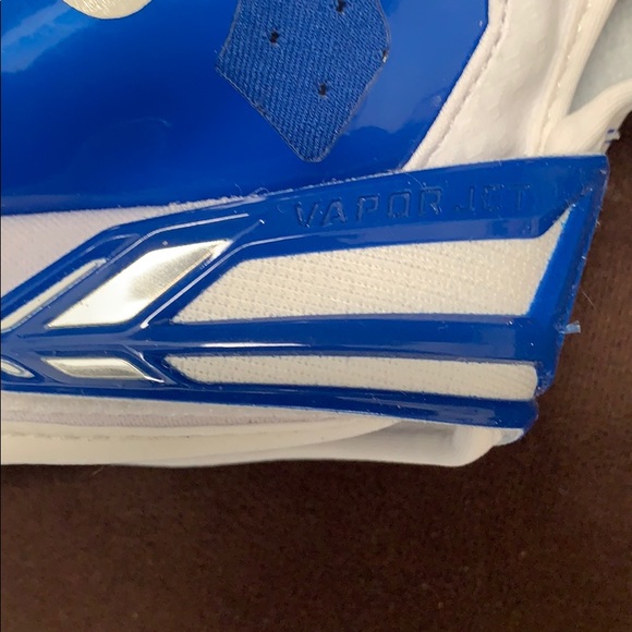 Nike Football Gloves - Picture 4 of 4